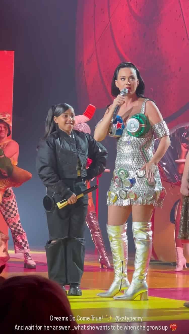 Katy Perry sube a hija de Kim Kardashian al escenario de su show en Las Vegas