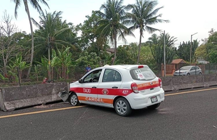 Choca contra taxi y se da a la fuga en La Antigua; hay 2 lesionados