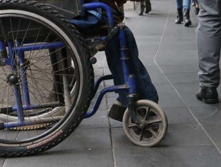 Piden a ayuntamientos adaptarse a personas con discapacidad