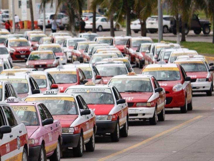 Uber sigue operando en Veracruz pese a restricción legal, acusan taxistas