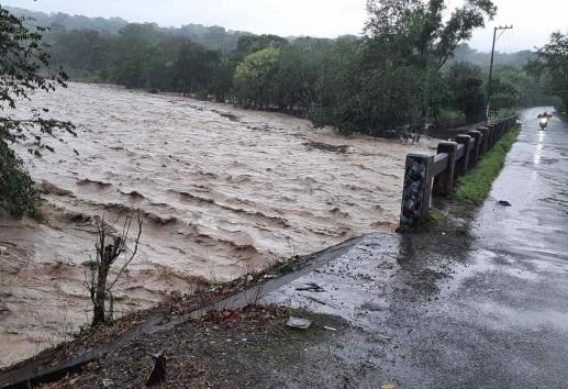 Alerta en Misantla por crecida de ríos aldeaños