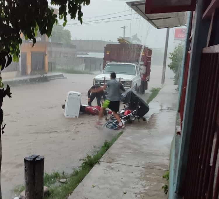 Por lluvias, suben de nivel ríos que rodean Misantla