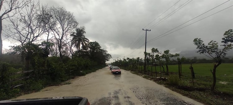 Por lluvias, suben de nivel ríos que rodean Misantla