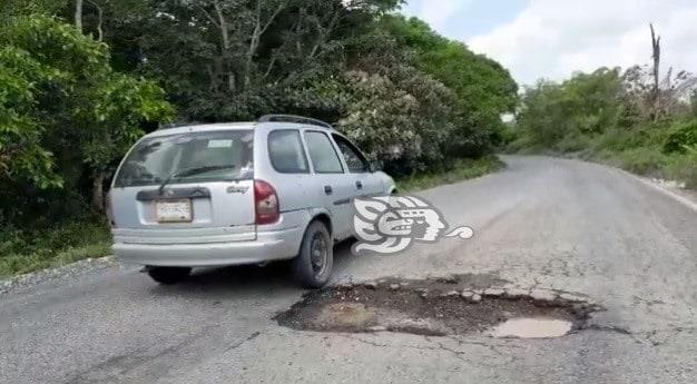 Carretera Agua Dulce-Las Palomas, en pésimo estado