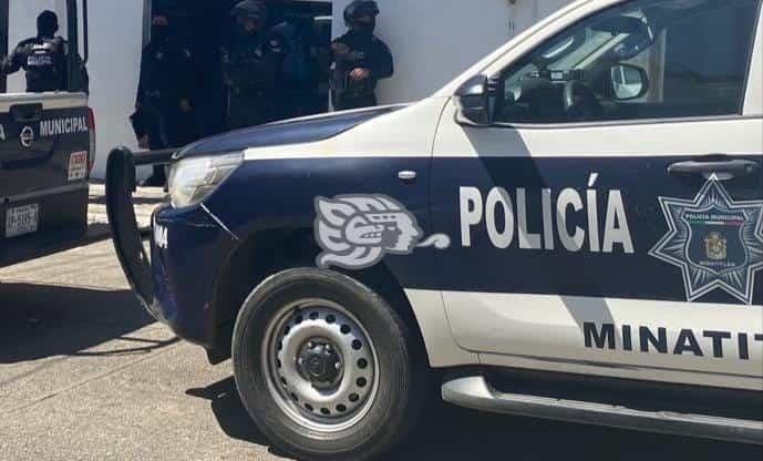 Movilización en hospital de Minatitlán por presunto secuestro