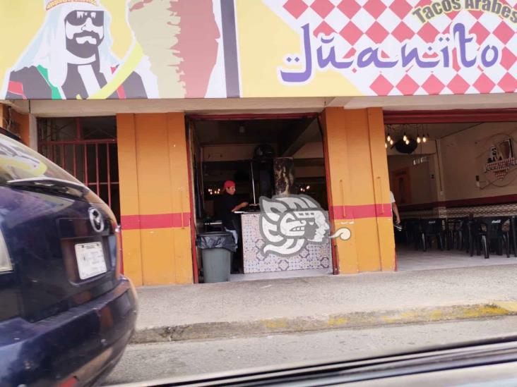 ¡Le roban a Juanito! se llevan pantalla de tacos árabes en Nanchital