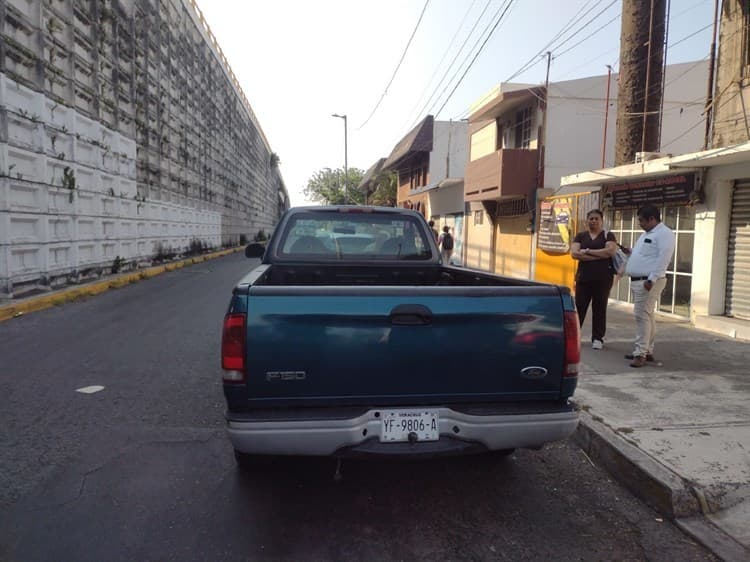 Golpea a motociclistas en Veracruz; viajaban con una menor