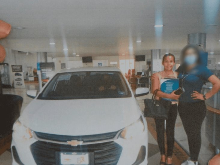 Compra auto nuevo en agencia de Veracruz; lo boletinan con reporte de robo en Guerrero