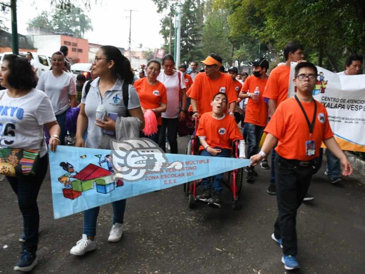 Por la inclusión; realizan en Xalapa gran desfile de botargas (+Video)