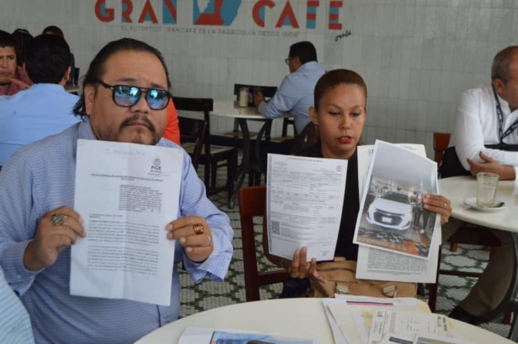 Compra auto nuevo en agencia de Veracruz; se lo vendieron con reporte de robo en Guerrero