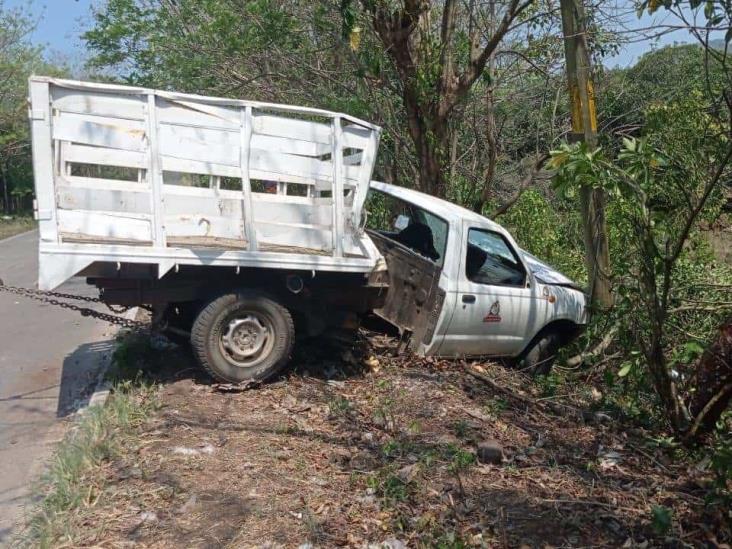  Chocan y abandonan camioneta en camino de San Andrés Tuxtla
