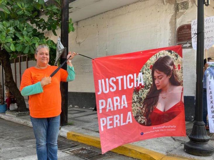 Claman a AMLO ayuda para Perla, sentenciada a 50 años de prisión