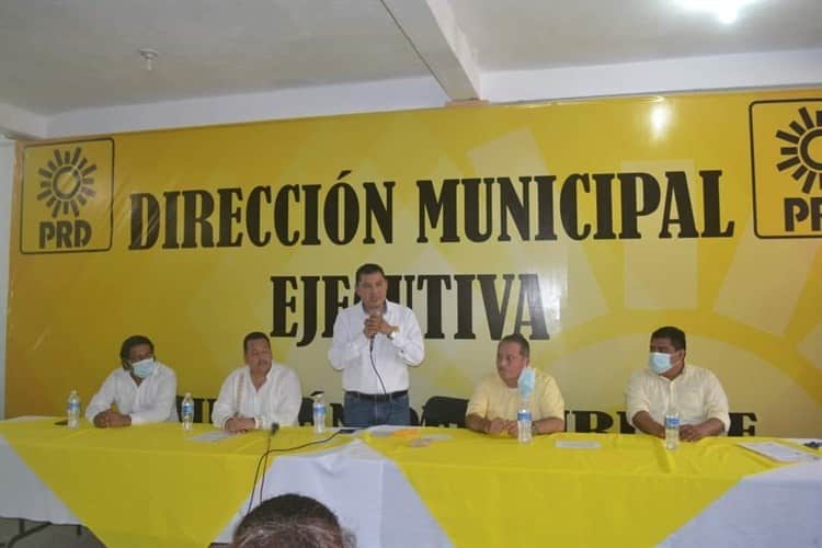 Tomás Carmona, nuevo líder del PRD en Ixhuatlán del Sureste