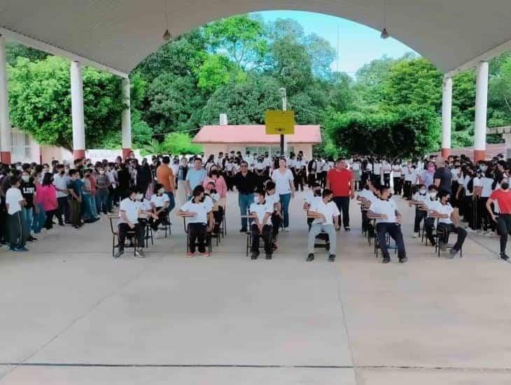En Soconusco, director prohíbe que alumnos reciban lonche