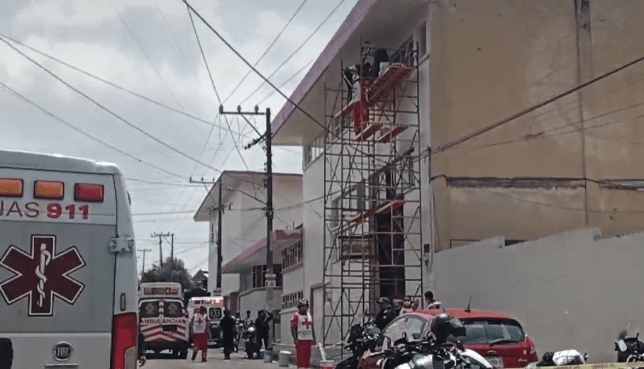 Pintor recibe descarga eléctrica cuando trabajaba en un edificio en Xalapa
