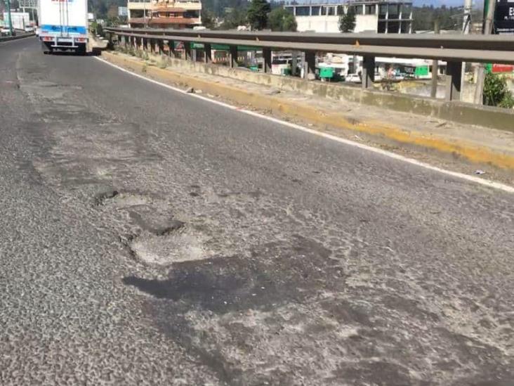 Boulevard Xalapa-Banderilla, en pésimas condiciones: colonos