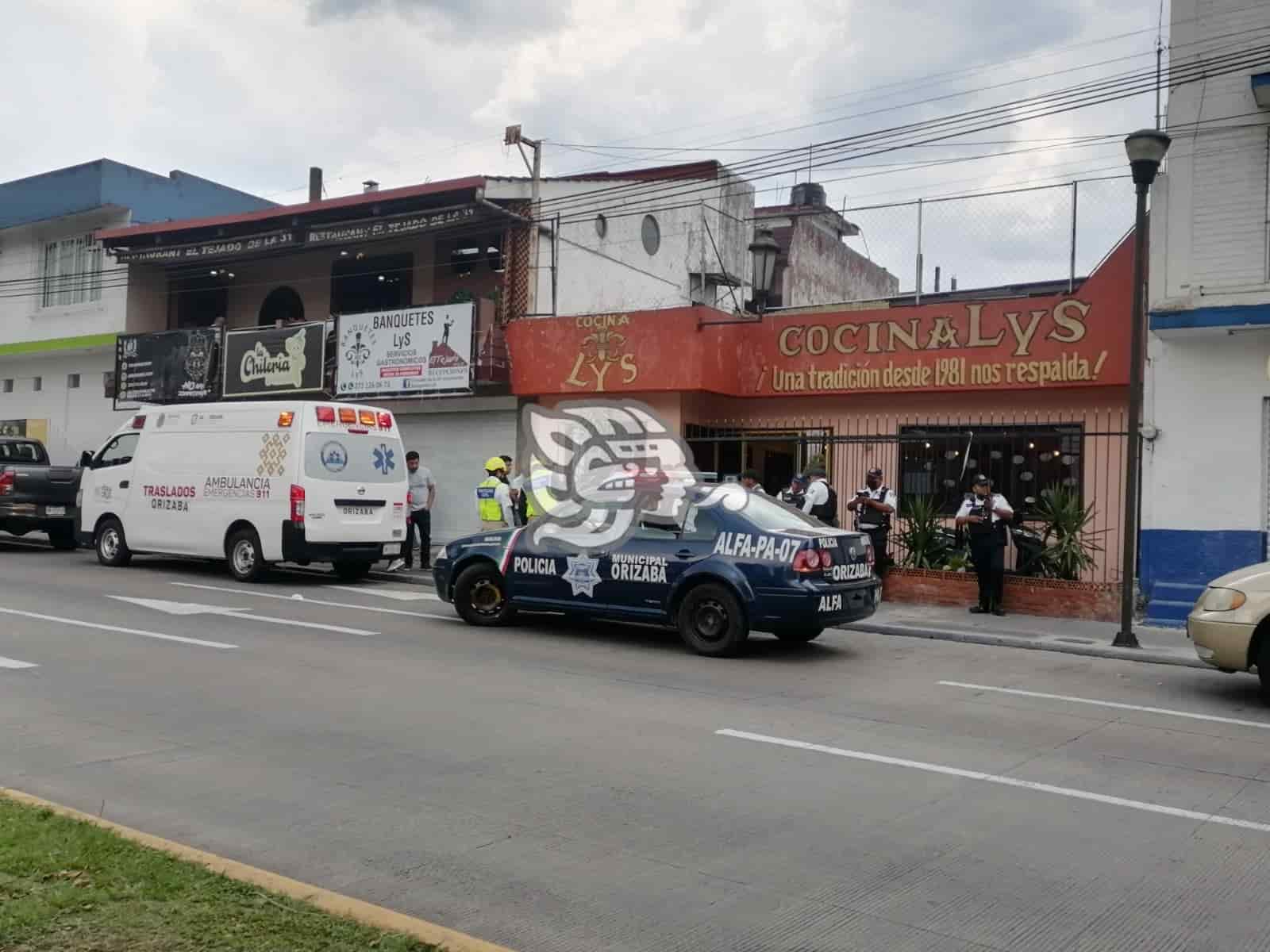 Hombre pierde la vida en su local de comida en Orizaba