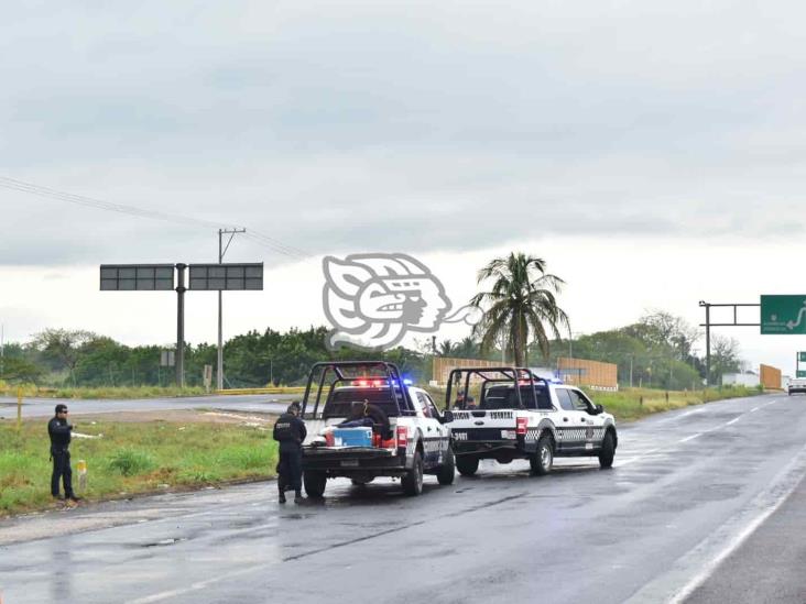 Chocan patrullas de la SSP sobre la carretera Acayucan-Sayula