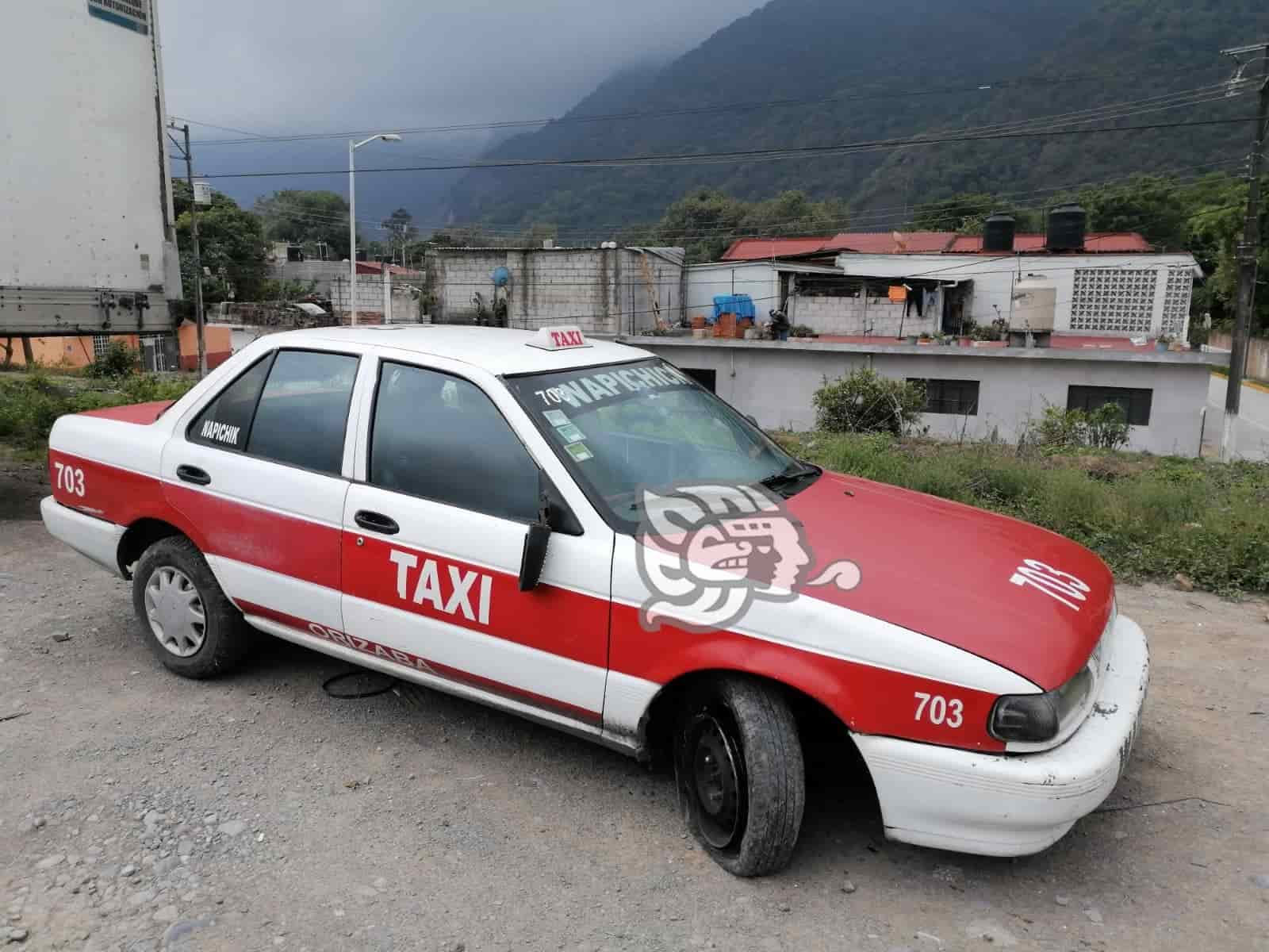 Dejan Abandonado Taxi De Orizaba En Municipio De Río Blanco