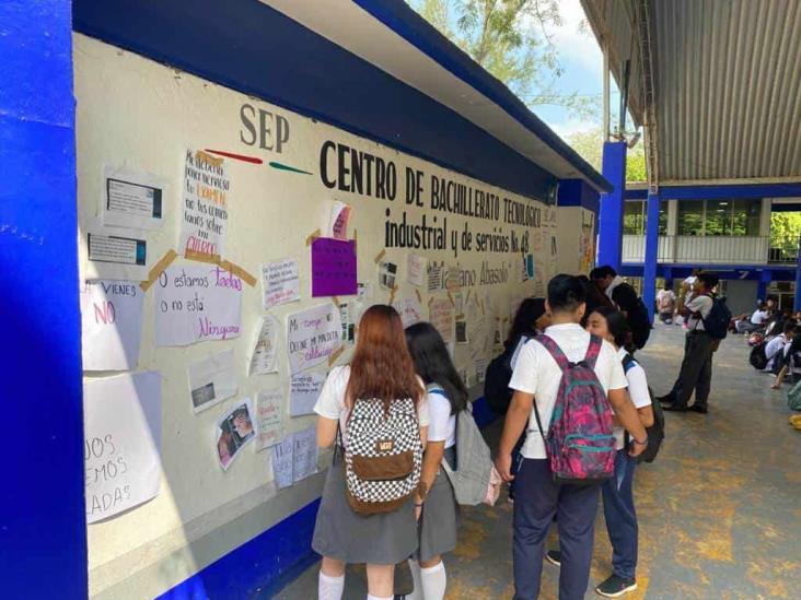 CBTIS 48 de Acayucan vuelve a clases sin aires acondicionados