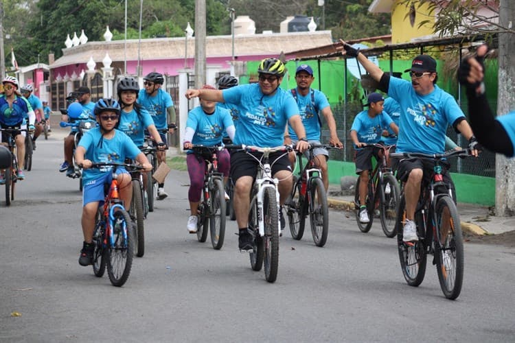 Realizan rodada para niños con autismo en Úrsulo Galván