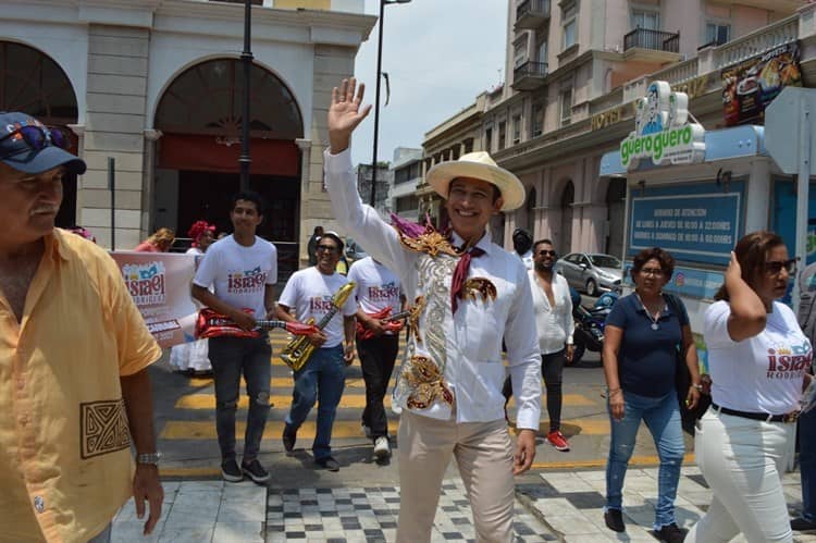 Pachi Pompotas se inscribe para participar como rey del Carnaval de Veracruz 2023(+Video)