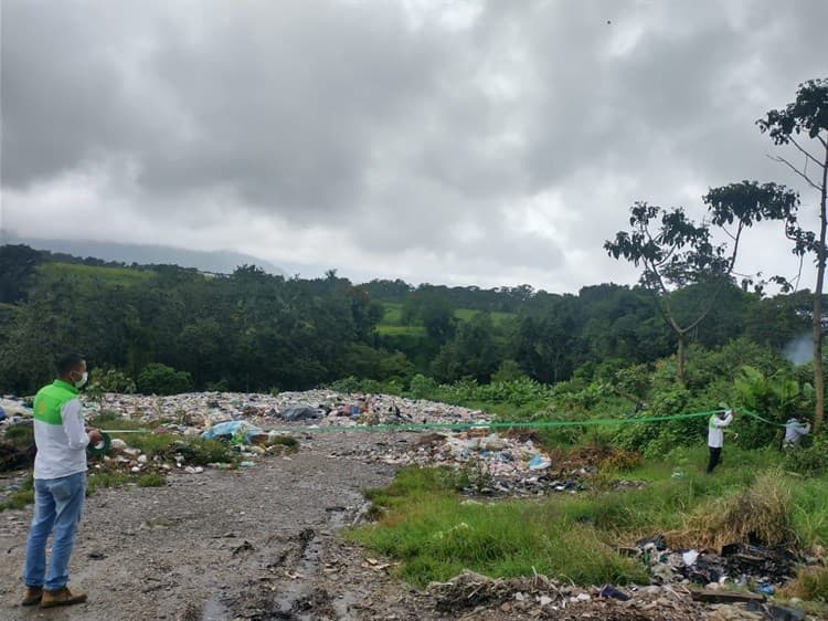 Denuncian a alcaldesa veracruzana por arrojar toneladas de basura a un río (+Video)