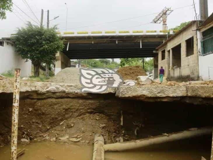 Por losas rotas, sigue cerrada esta calle de Coatzacoalcos (+Vídeo)