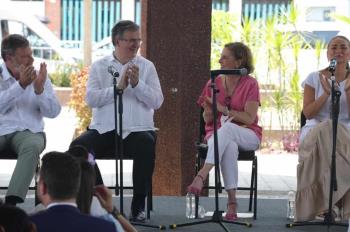 Participa Ebrard en Fandango por la Lectura con Beatriz Gutiérrez Müller