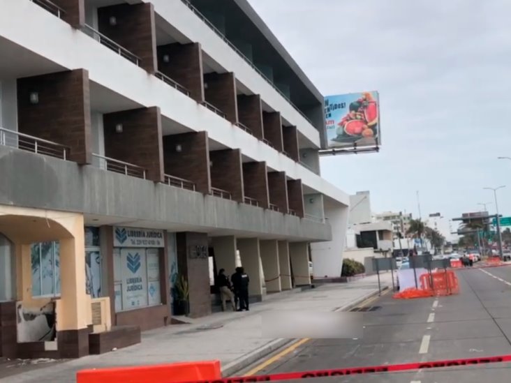 Sujeto pierde la vida tras lanzarse de planta alta de hotel en Boca del Río (+Video)