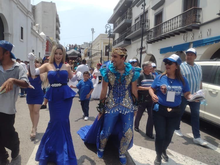 Manuel Urdapilleta realiza papaqui; quiere ser rey del Carnaval de Veracruz (+Video)