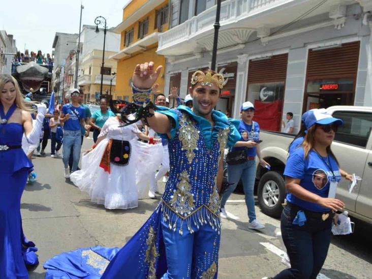 Manuel Urdapilleta realiza papaqui; quiere ser rey del Carnaval de Veracruz (+Video)