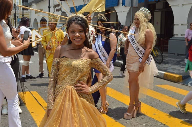 ¡Quiere ser reina ! Valentina Morales busca la corona infantil del Carnaval de Veracruz(+Video)