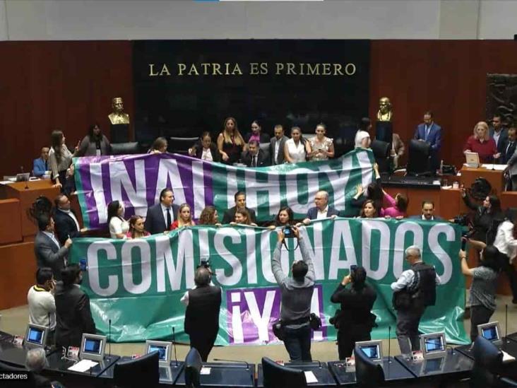 INAI: Proponen extinción, bloquean nombramientos y oposición toma tribuna