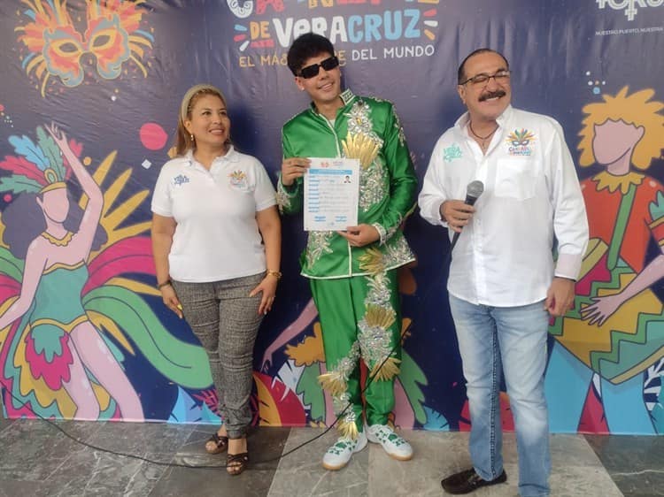 Influencer orizabeño realiza su rumbata como candidato a rey del Carnaval