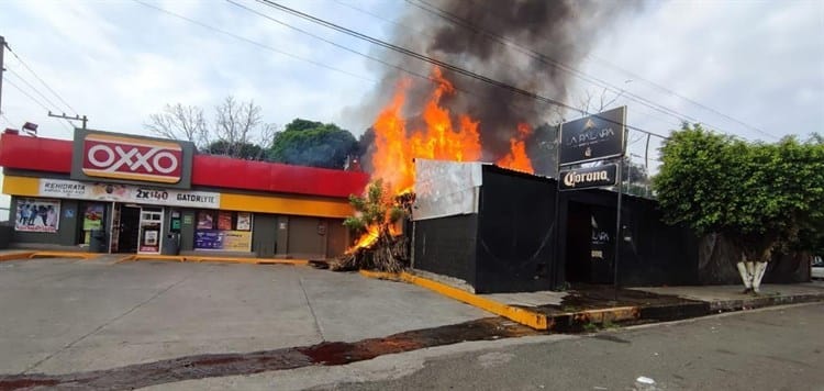 Arde bar La Palapa de San Andrés Tuxtla