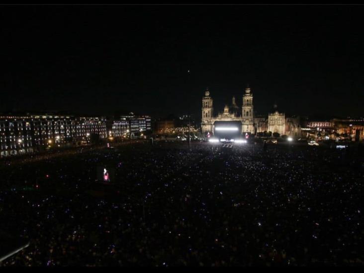 ¡La Rosalía  la arma en grande! Miles de fans asistieron al Zócalo para disfrutar su concierto Motomami