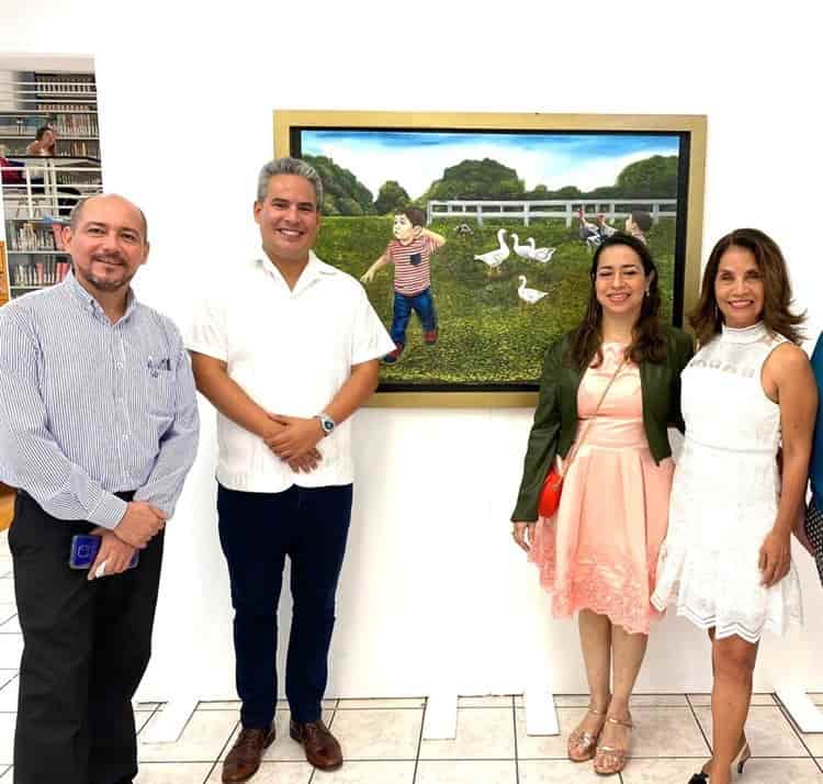 Alma Delia Parra inaugura exposición dentro de la UCC