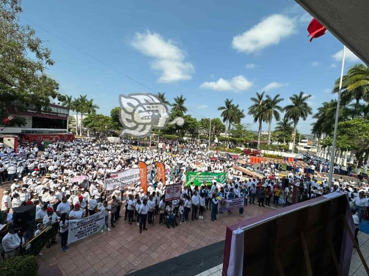 Más de dos mil trabajadores desfilaron en Poza Rica (+Video)