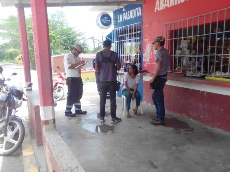 Mujer convulsiona en calles de Tierra Blanca