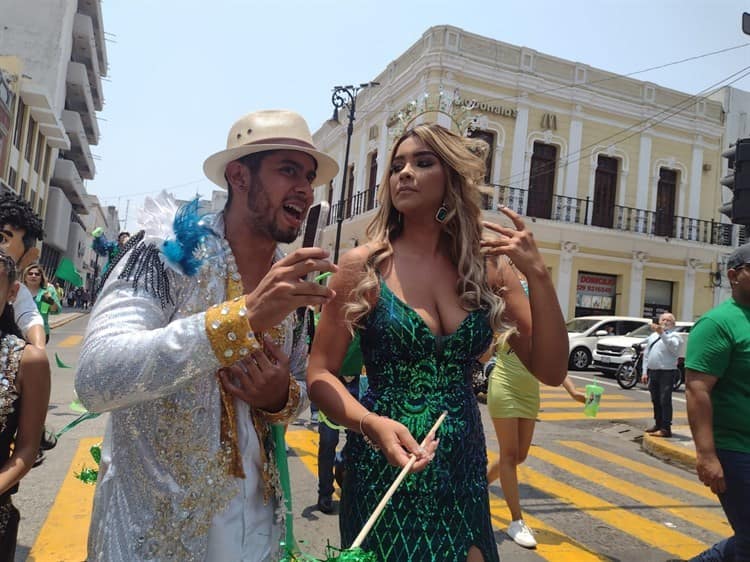 Génesis Vera realiza oficialmente su papaqui de inscripción a reina del Carnaval de Veracruz (+Video)