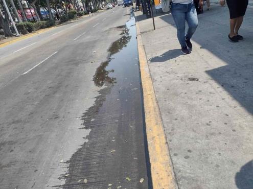 Aguas negras inundan el Centro Histórico de Veracruz
