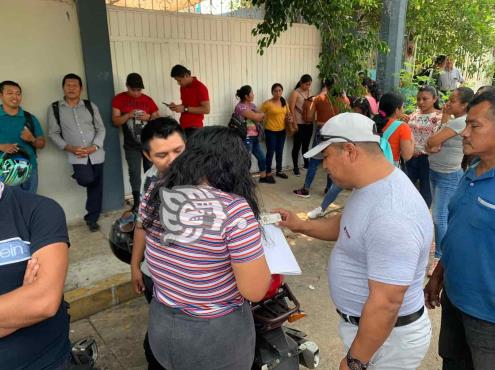 Despiden a más de un centenar de empleados en Estación Migratoria Acayucan (+Video)