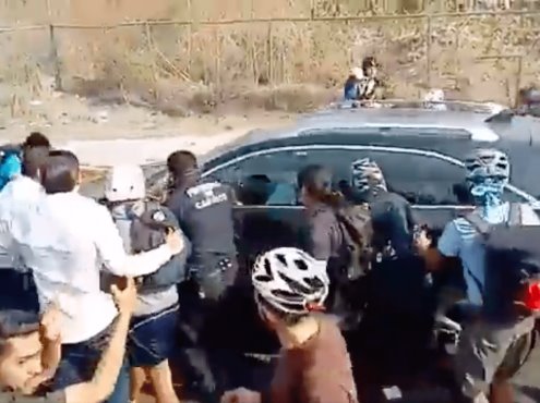 Conductor intenta atropellar a ciclistas que se manifestaban en Puebla