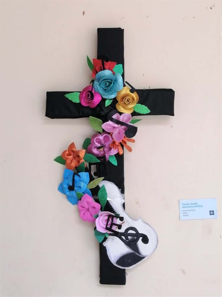 Creadores locales celebran la tradición veracruzana con Exposición de Cruces
