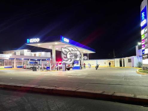 Violento robo en gasolinera de la Acayucan-Oluta