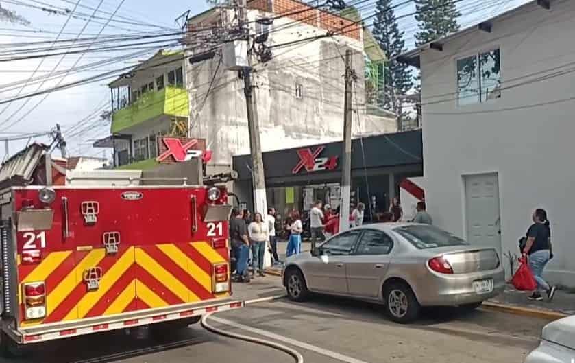 Se incendia vivienda en céntrica zona de Xalapa