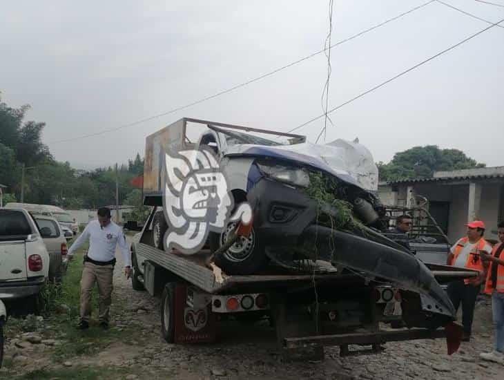 Se accidenta camioneta repartidora de gas en la Misantla-Martínez