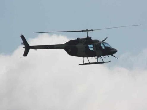 Helicóptero de la Marina sobrevuela Agua Dulce