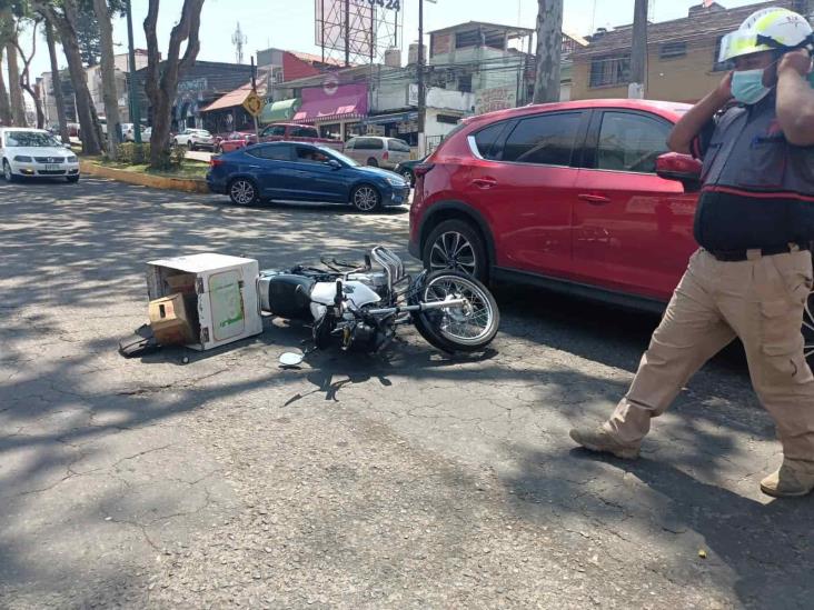 Choca otro motociclista en Xalapa; ahora en Araucarias